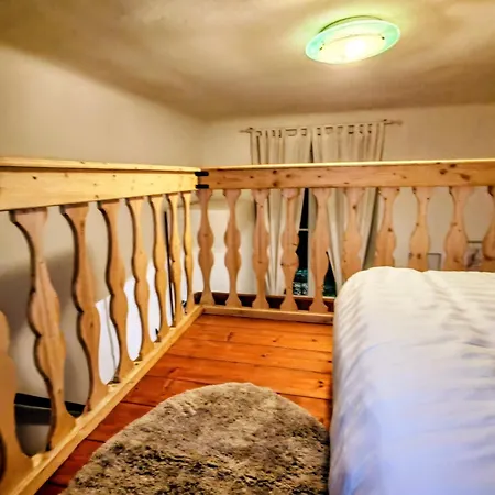 Daire Sanzio Loft 4bed Wifi 6 Fermate Dal Duomo Milano