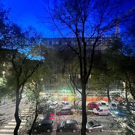 Daire Sanzio Loft 4bed Wifi 6 Fermate Dal Duomo *
